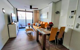 Moderno apartamento a estrenar con piscina y parking privado en Juan de Borbón